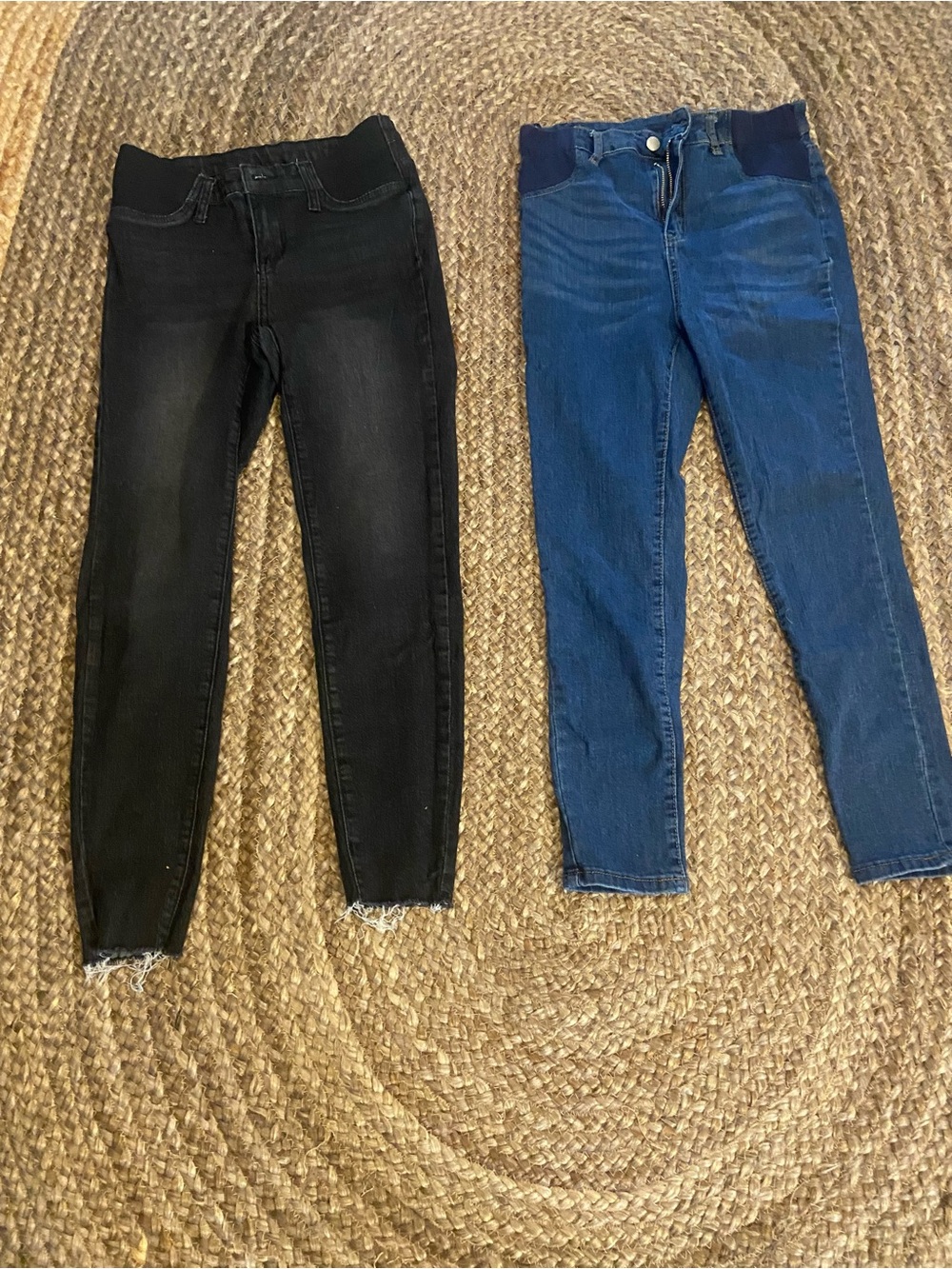 Maternity- Women’s Skinny Jeans - Black & Blue